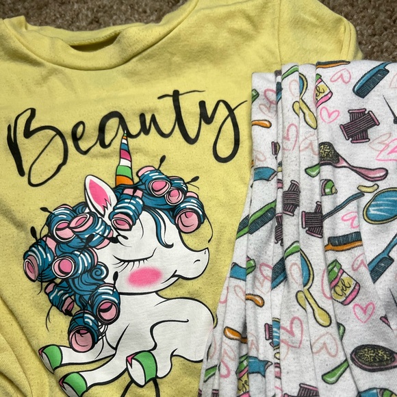 🌻Girls 4T Pajamas set🌻 - Picture 2 of 3